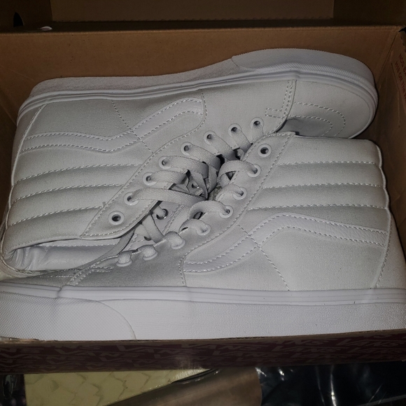 VANS - Picture 3 of 5